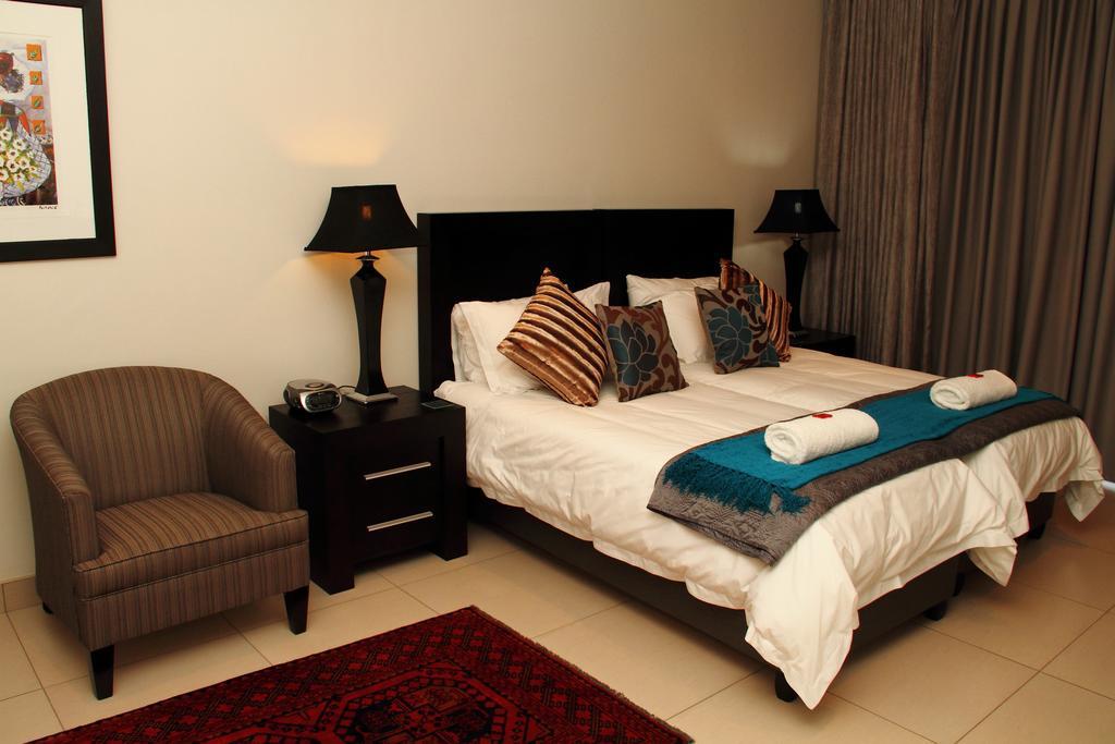 Presidensie Guest Rooms ポチェフストルーム エクステリア 写真